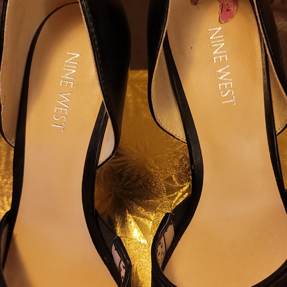 Shoes - Picture 4 of 5